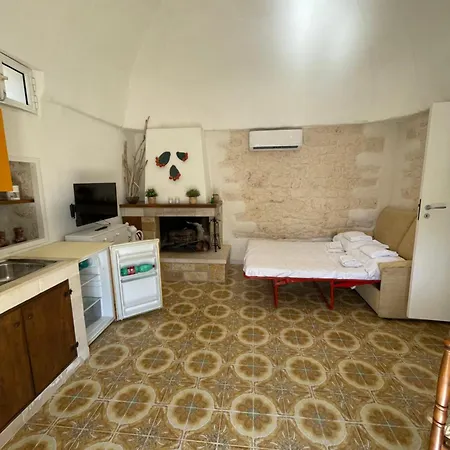 Lamia Tra E Cisternino Ostuni