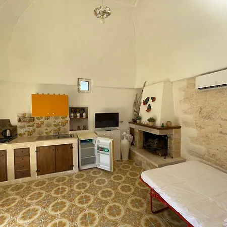 Lamia Tra E Cisternino Ostuni